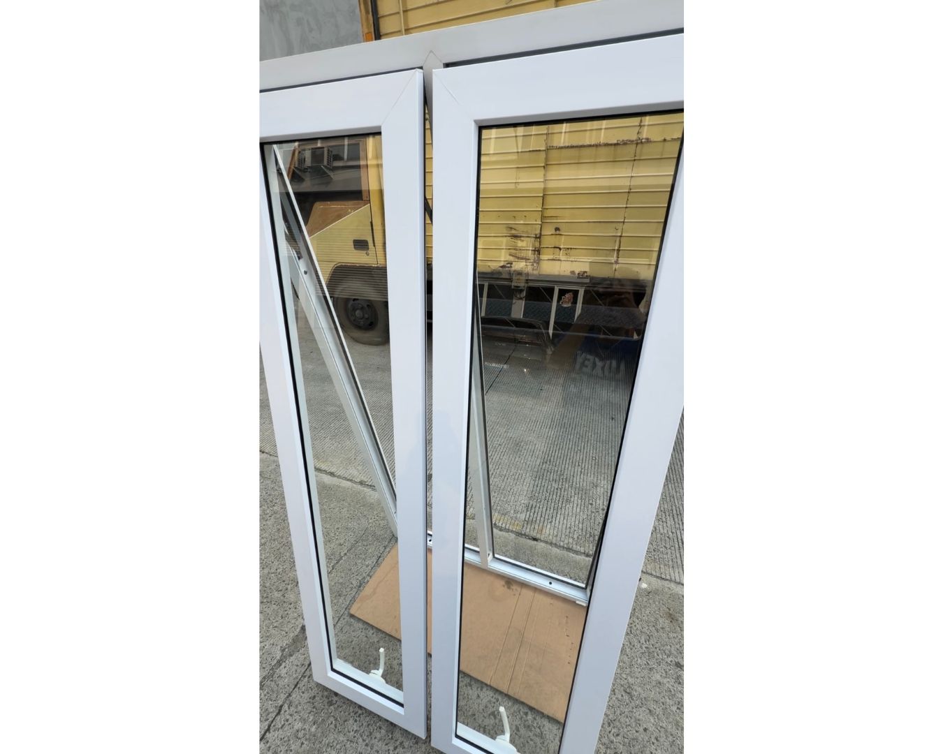 Jendela Double Awning (putih) - gambar 3