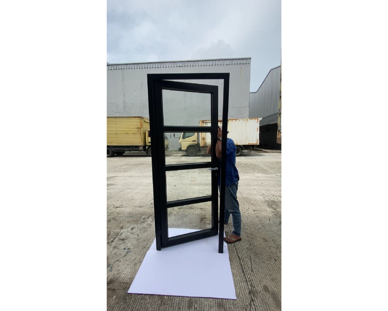 Pintu Premium 4 Kaca (hitam) - gambar 1