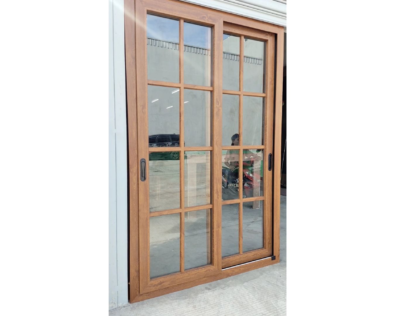 Jendela Double Sliding Dark Oakwood - gambar 3