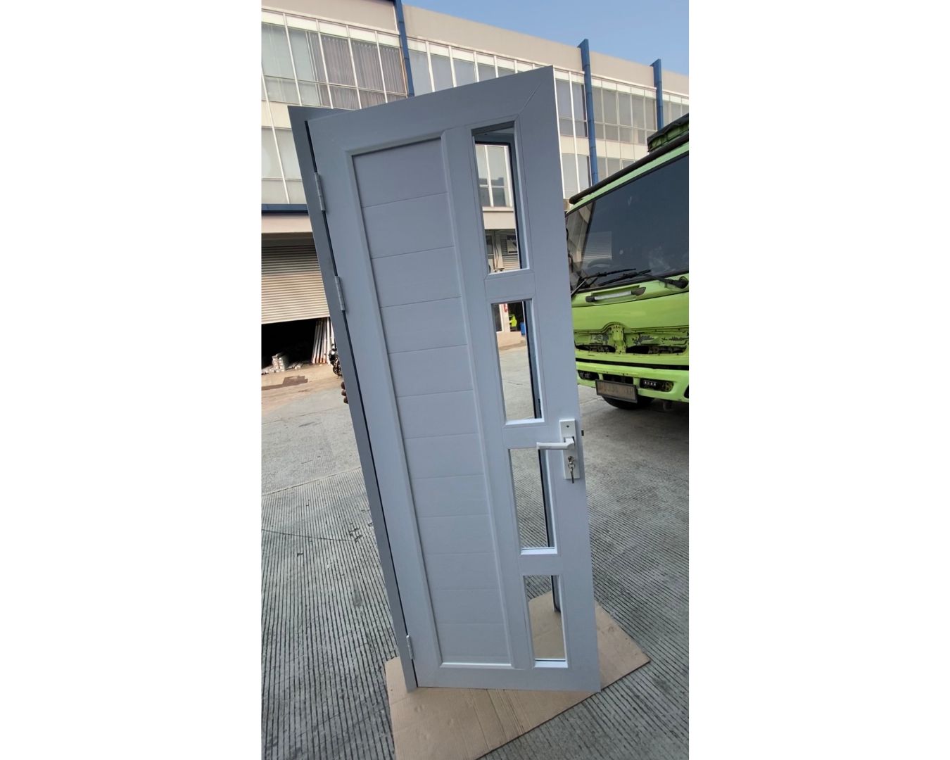 Pintu Ekonom Panel 4 Kaca Vertical - gambar 4
