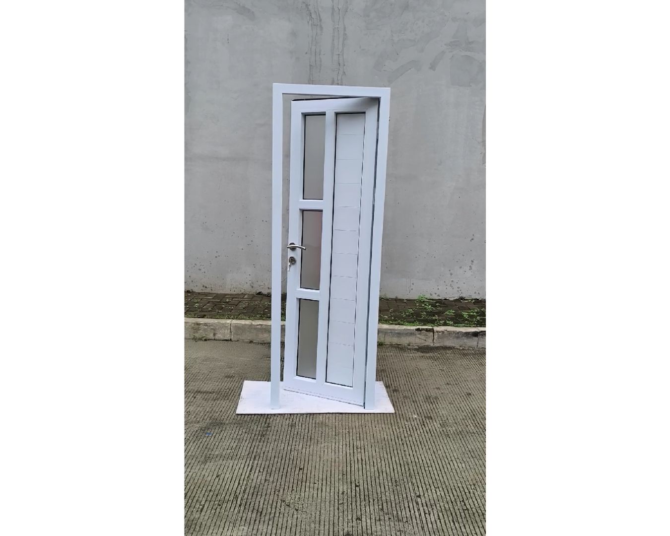 Pintu Premium Panel 3 Kaca Vertical - gambar 1