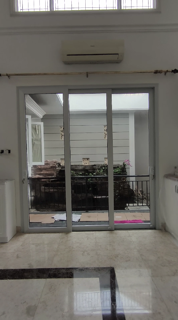 Pintu Kaca Triple Sliding - gambar 2